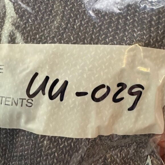 Lululemon Cabin Yogi Long Sleeve Black / Heather Dark Gray in Size 4 - Picture 11 of 11